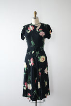 Load image into Gallery viewer, vintage 1940s floral rayon dress