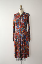 Load image into Gallery viewer, vintage 1940s rayon jersey dress