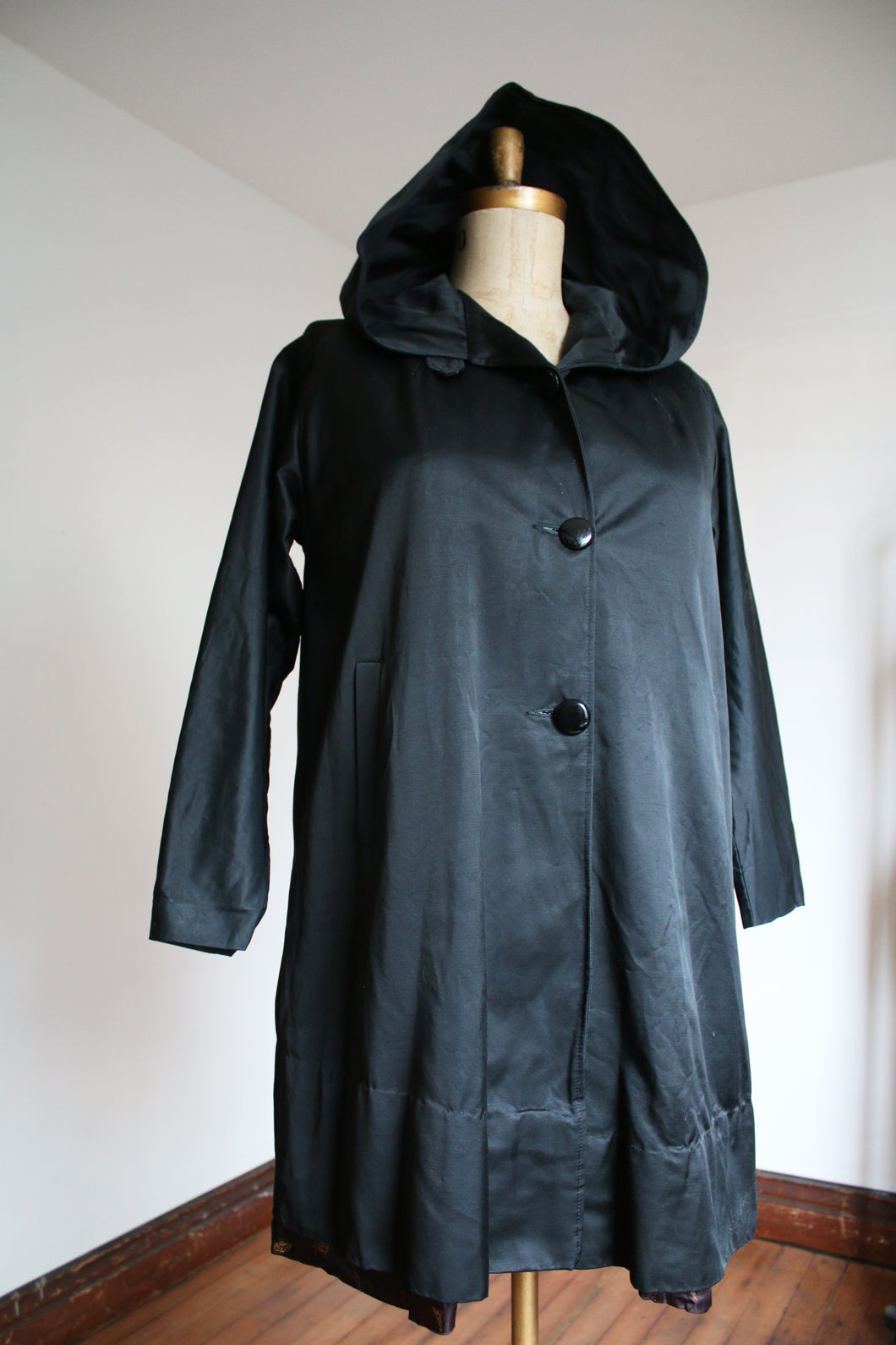 vintage 1940s coat with hood {L}
