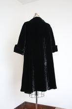 Load image into Gallery viewer, vintage 1950s black velvet swing coat {m}