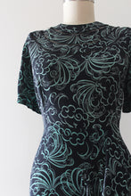 Load image into Gallery viewer, vintage 1940s novelty print rayon dress