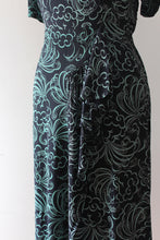 Load image into Gallery viewer, vintage 1940s novelty print rayon dress