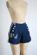 Load image into Gallery viewer, vintage 1930s fall front shorts {S}