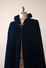 Load image into Gallery viewer, vintage 1920s blue velvet cape