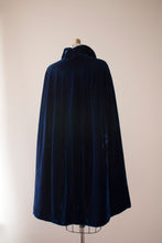 Load image into Gallery viewer, vintage 1920s blue velvet cape