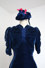Load image into Gallery viewer, vintage 1930s velvet dress and hat set