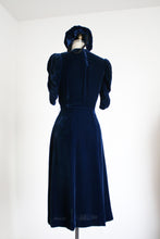 Load image into Gallery viewer, vintage 1930s velvet dress and hat set