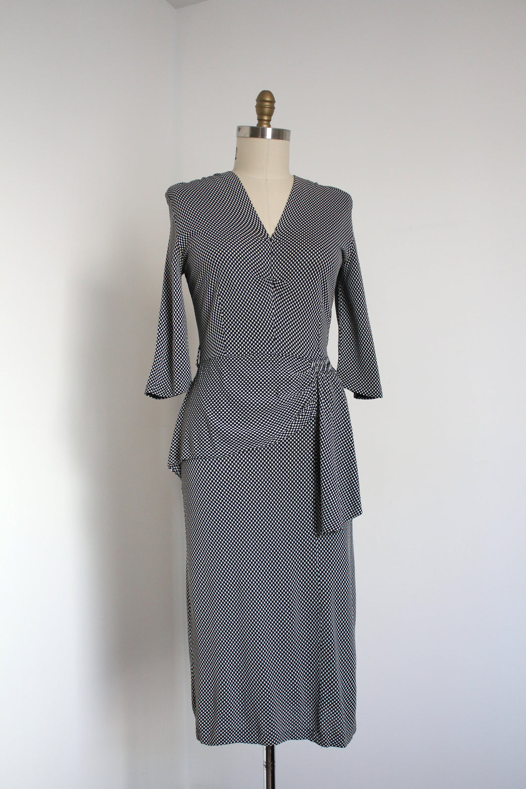 vintage 1940s checkered rayon jersey dress