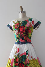 Load image into Gallery viewer, vintage 1950s novelty print still life floral dress