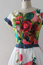 Load image into Gallery viewer, vintage 1950s novelty print still life floral dress