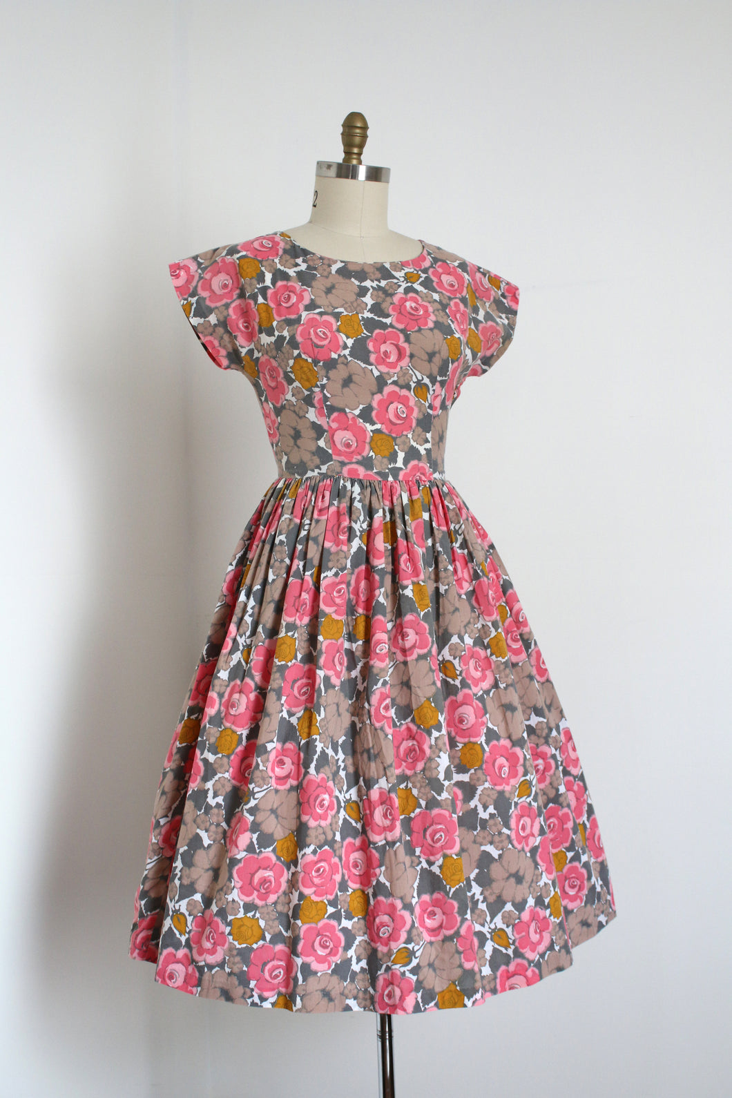 vintage 1950s pink floral dress
