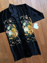 Load image into Gallery viewer, vintage 1920s embroidered robe