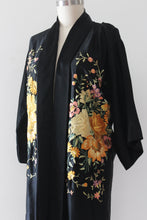 Load image into Gallery viewer, vintage 1920s embroidered robe