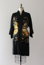 Load image into Gallery viewer, vintage 1920s embroidered robe