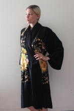 Load image into Gallery viewer, vintage 1920s embroidered robe