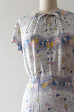Load image into Gallery viewer, vintage 1940s floral rayon dress