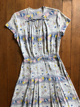 Load image into Gallery viewer, vintage 1940s floral rayon dress