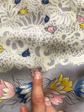 Load image into Gallery viewer, vintage 1940s floral rayon dress