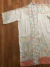 Load image into Gallery viewer, vintage 1920s pongee robe