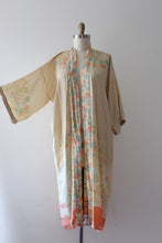Load image into Gallery viewer, vintage 1920s pongee robe