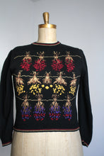 Load image into Gallery viewer, vintage 1980s Jantzen novelty sweater {m+} drying flowers