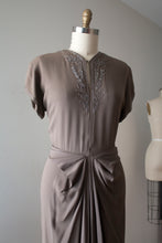 Load image into Gallery viewer, vintage 1940s Suzy Perette rayon dress