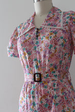 Load image into Gallery viewer, vintage 1930s floral dress with bakelite buttons