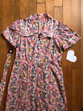 Load image into Gallery viewer, vintage 1930s floral dress with bakelite buttons