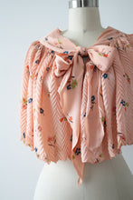 Load image into Gallery viewer, vintage 1930s rayon shawl capelet