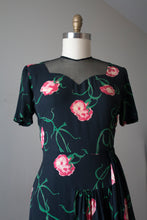 Load image into Gallery viewer, vintage 1940s floral rayon dress