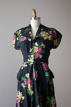 Load image into Gallery viewer, vintage 1940s floral rayon dress