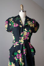 Load image into Gallery viewer, vintage 1940s floral rayon dress