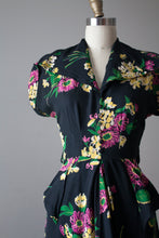 Load image into Gallery viewer, vintage 1940s floral rayon dress