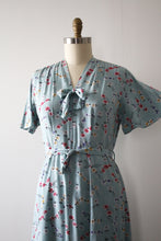 Load image into Gallery viewer, vintage 1930s 40s floral dress