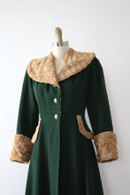 Load image into Gallery viewer, vintage 1940s green wool coat
