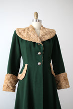Load image into Gallery viewer, vintage 1940s green wool coat
