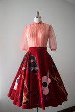 Load image into Gallery viewer, vintage 1950s style musical circle skirt