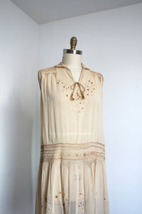 vintage 1920s embroidered folk dress {L}