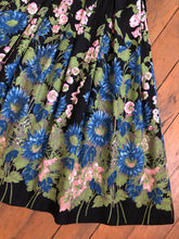Load image into Gallery viewer, vintage 1950s sunflower border print skirt