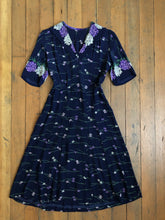 Load image into Gallery viewer, vintage 1940s floral rayon dress