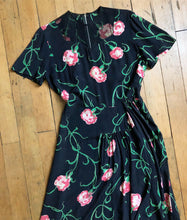 Load image into Gallery viewer, vintage 1940s floral rayon dress