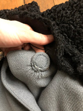 Load image into Gallery viewer, vintage 1940s wool princess coat