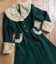 Load image into Gallery viewer, vintage 1940s green wool coat