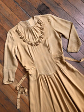 Load image into Gallery viewer, vintage 1940s rayon crepe dress