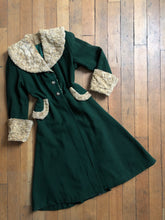 Load image into Gallery viewer, vintage 1940s green wool coat
