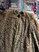 Load image into Gallery viewer, vintage 1940s faux leopard coat