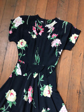 Load image into Gallery viewer, vintage 1940s floral rayon dress