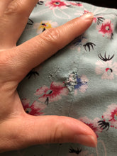 Load image into Gallery viewer, vintage 1930s 40s floral dress