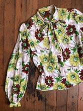 Load image into Gallery viewer, vintage 1940s floral long sleeve blouse {L}