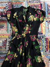 Load image into Gallery viewer, vintage 1940s floral rayon dress